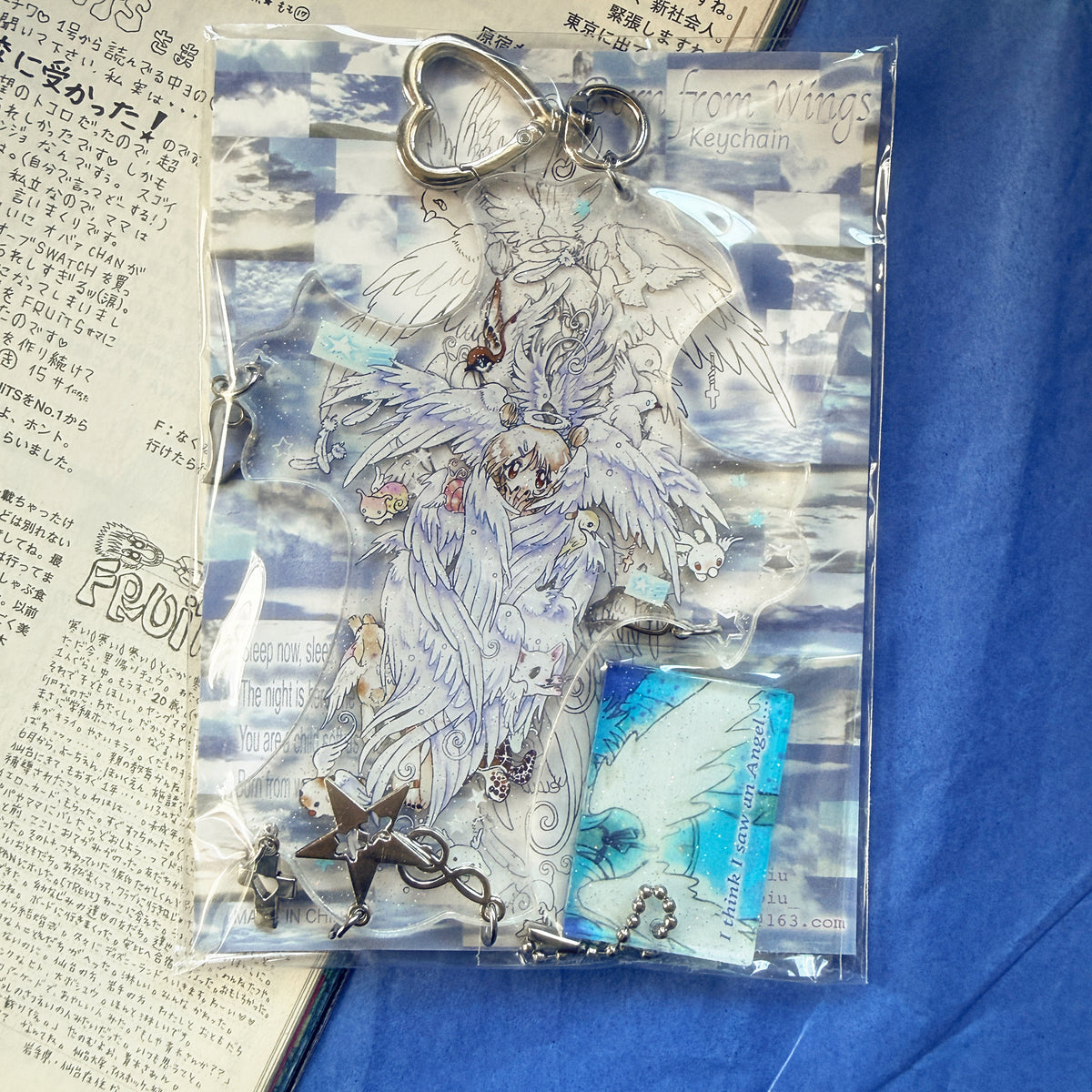“Born from wings” keychain + charm set - Oliwa