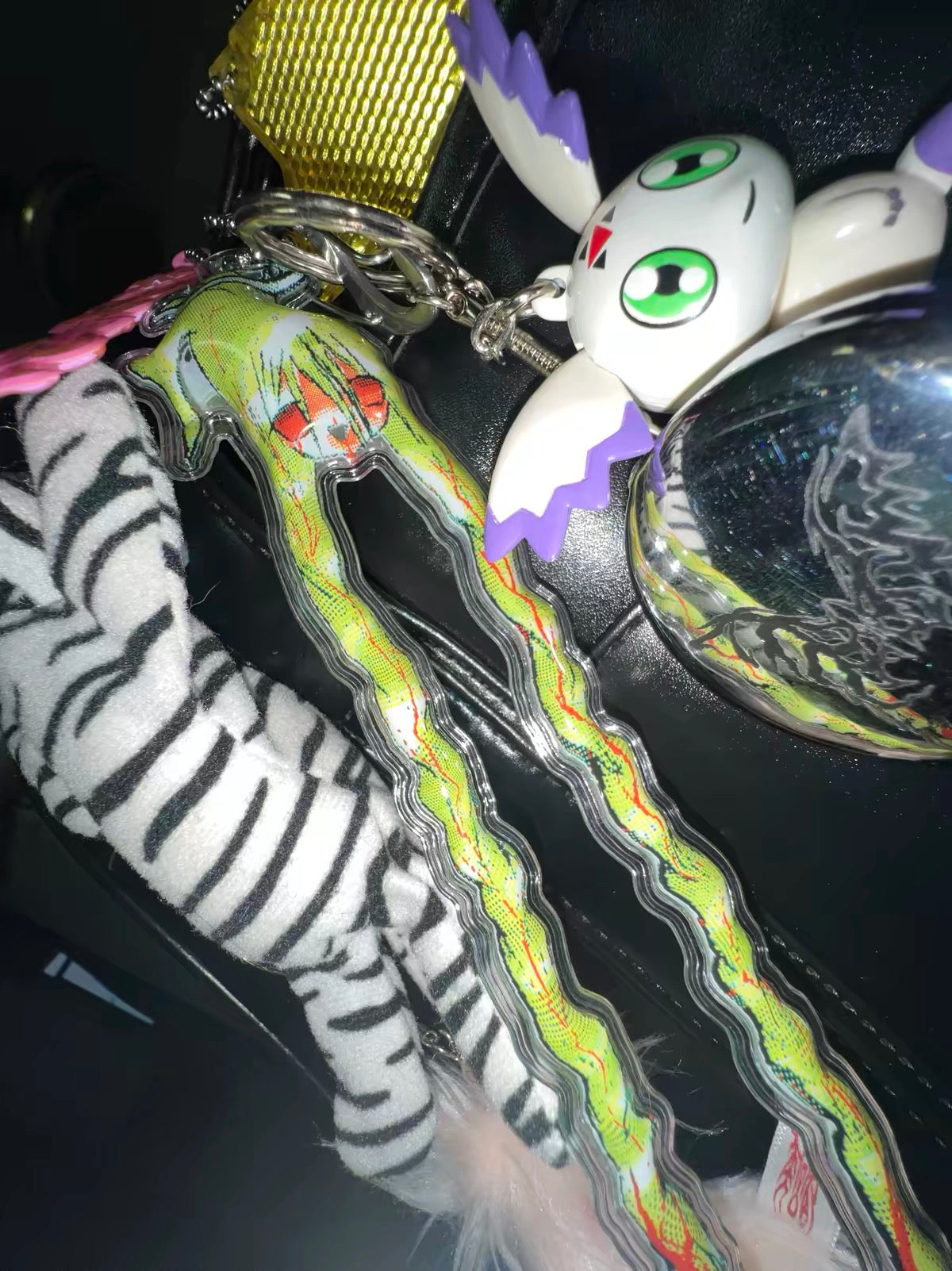 "Braid claws girl" keychain - Mewgodow